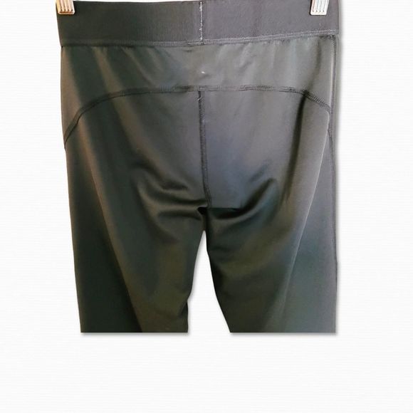 Adidas Black Crop Medium Compression Leggings Size Small - Picture 8 of 9